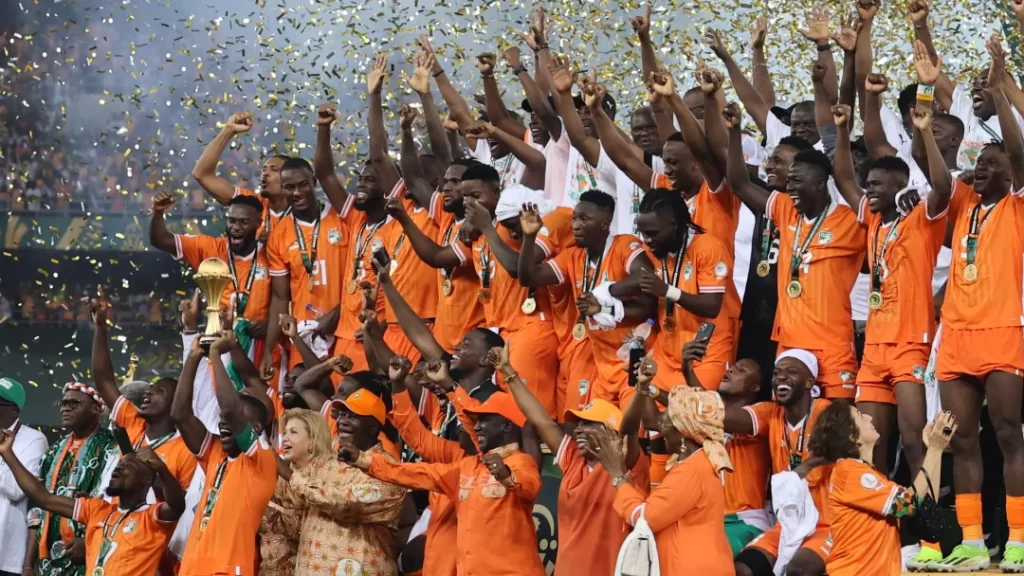 The host eats! Ivory Coast defeats Nigeria 2-1 and is crowned AFCON champion.